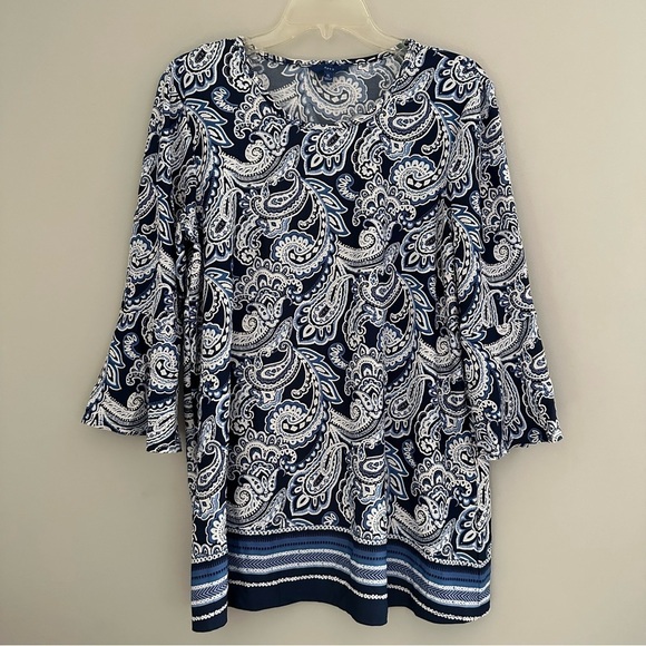 Apt 9 Navy Blue and White Flowy Paisley patterned blouse - Picture 1 of 5